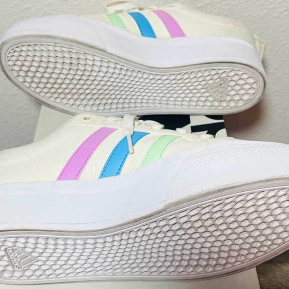 Adidas Bravada 2.0 Platform - Size 8 - Picture 6 of 8